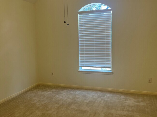 Building Photo - 3815 Shadow Knoll Ct