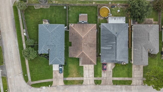 Building Photo - 10954 Pigeonwood Dr