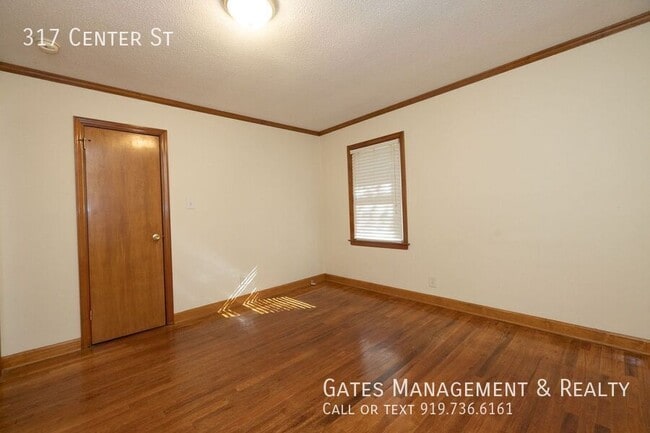 Building Photo - 317 Center St