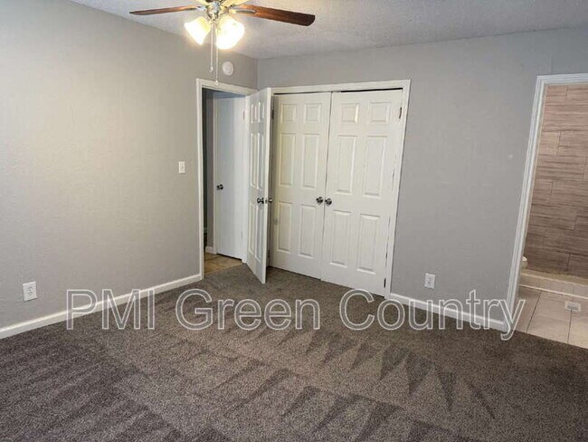 Building Photo - 12429 E 11th Ct