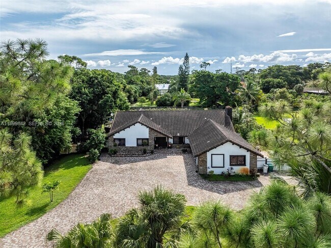 Building Photo - 6252 NW 65th Terrace