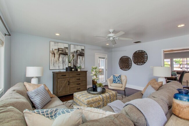 Building Photo - 510 E Belmont Ave