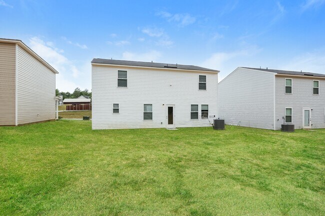 Building Photo - 161 Evvalane Dr