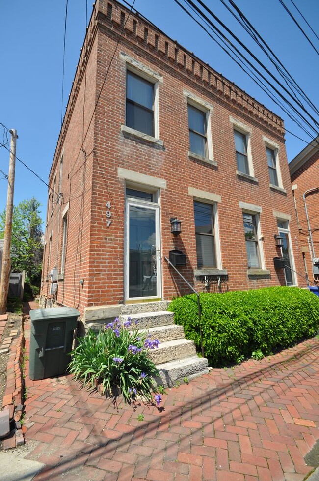 Primary Photo - 495-497 S. Lazelle Street