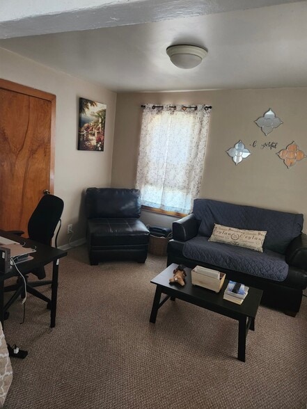 Building Photo - 272 Castle Ter