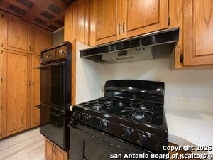 Building Photo - 1305 San Jacinto St