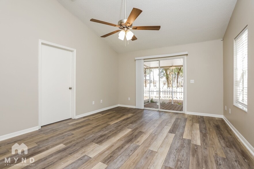 Building Photo - 1729 Chatham Cir