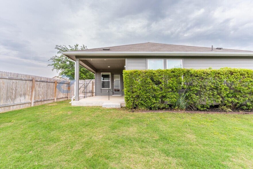 Building Photo - 1520 Homestead Farms Dr