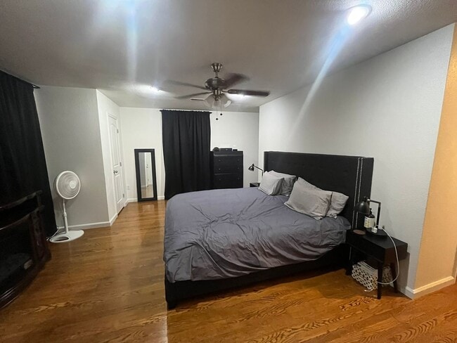 Building Photo - Gorgeous private home in Altavista!