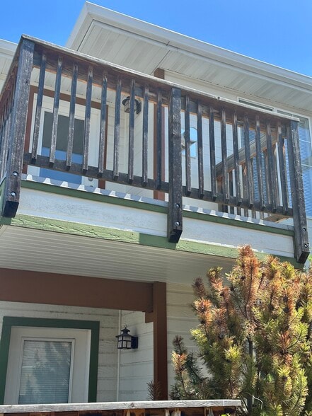 Building Photo - 1096 Longbow Ln