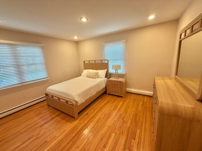 Building Photo - 29 Carriage Hill Ln