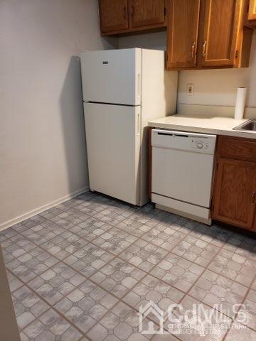 Building Photo - 10 Nicholas Ct