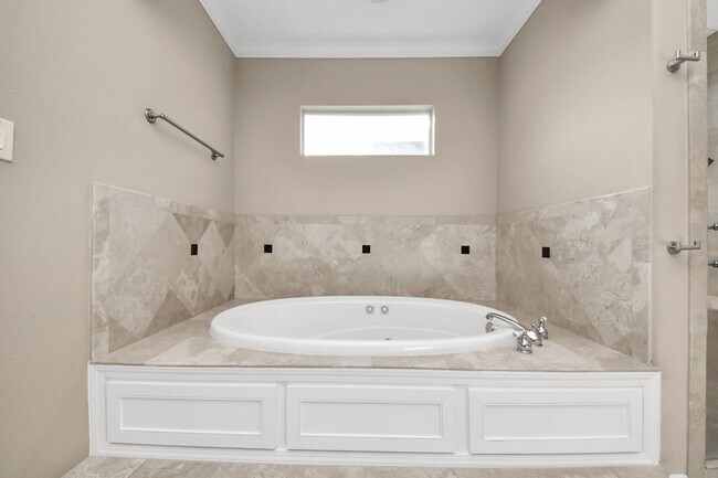 Building Photo - 2416 Bevis St