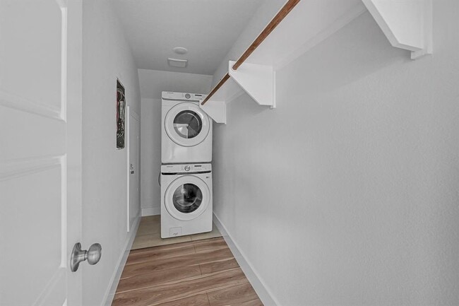 Building Photo - 5621 Eskridge St