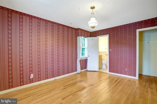Building Photo - 4902 Ravensworth Rd