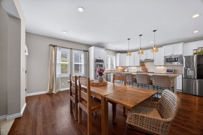 Building Photo - "Spacious 5-Bedroom Retreat on South Quantock Way - Perfectly Designed for Comfort and Style!"  A...
