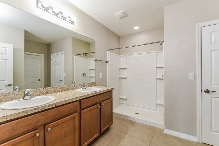 Building Photo - 449 SW 19th St