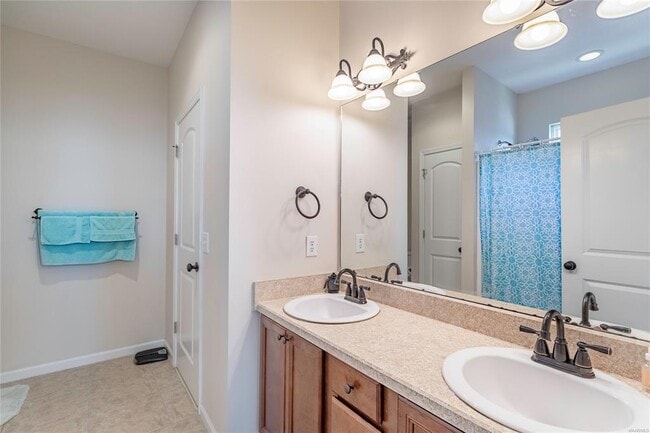 Building Photo - 3909 Brookshire Way