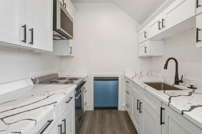 Building Photo - 4056 Biltmore Ave