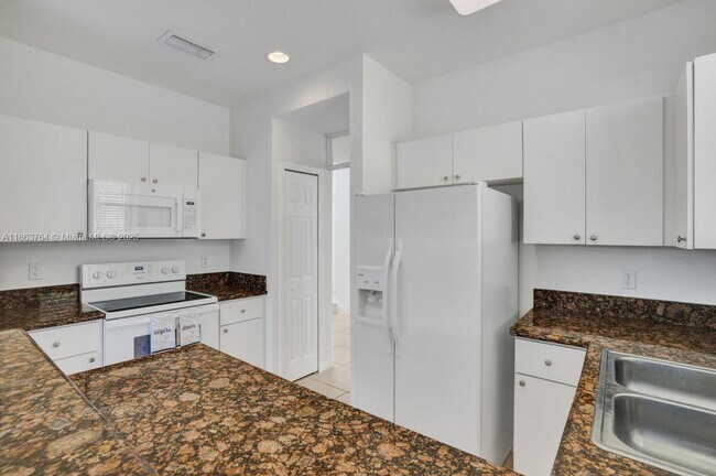 Building Photo - 4417 NW 113th Pl