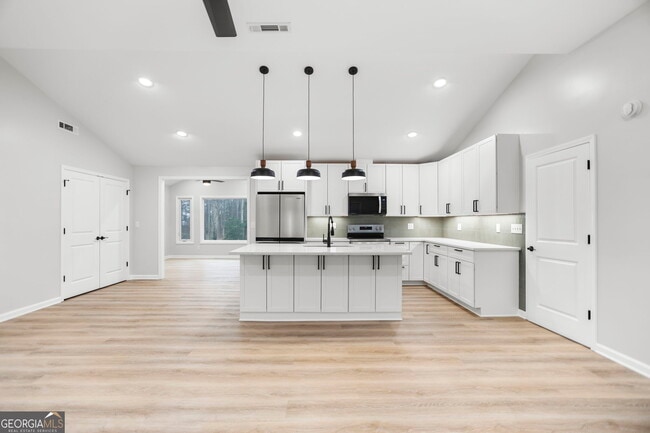 Building Photo - 335 Harris Rd