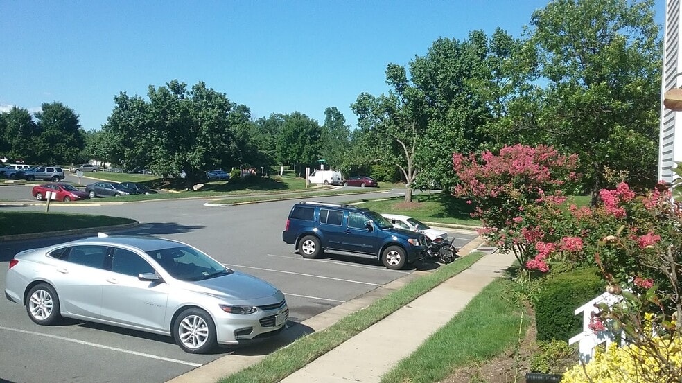 Building Photo - 11009 Sentry Ridge Rd