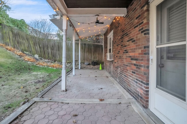 Building Photo - 1644 McFarland Rd