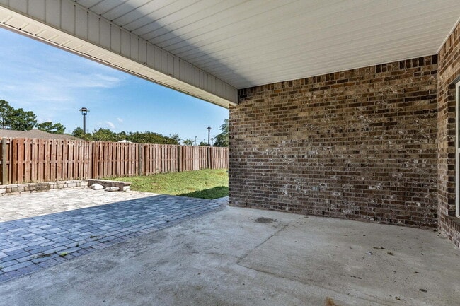 Building Photo - 303 Merlin Ct