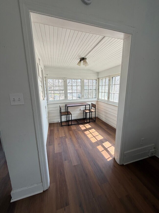 Building Photo - Charming Lakewood Duplex