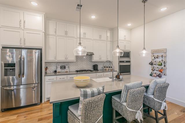 Building Photo - 2425 Longspur Dr