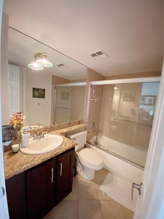 Building Photo - 1501 E Broward Blvd