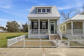 Building Photo - 254 Caillavet St