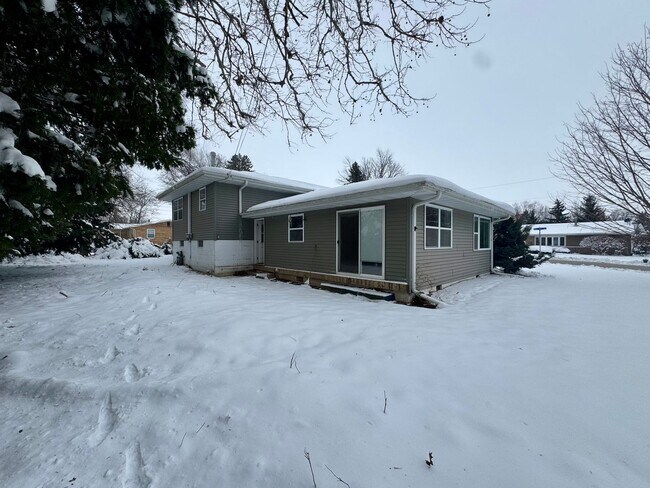 Building Photo - Under Renovation Now — Reserve This 4 Bed Home for January Move-In