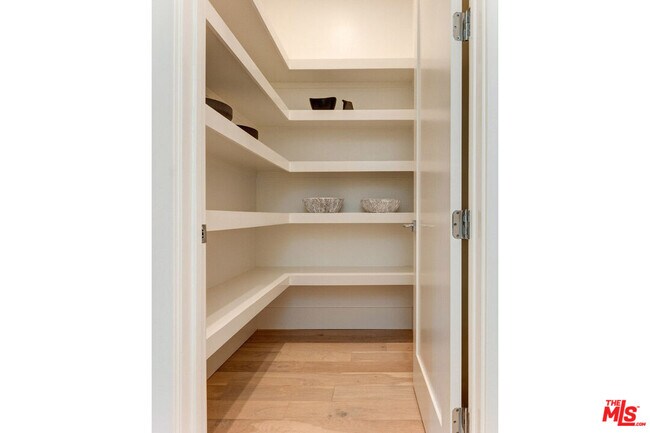 Building Photo - 744 N Almar Ave