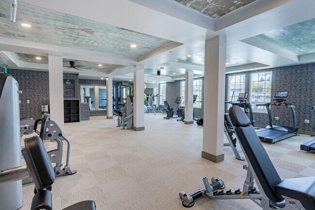 Building Photo - 920 Bayswater Ave