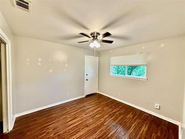 Building Photo - 2201 Lanier Dr