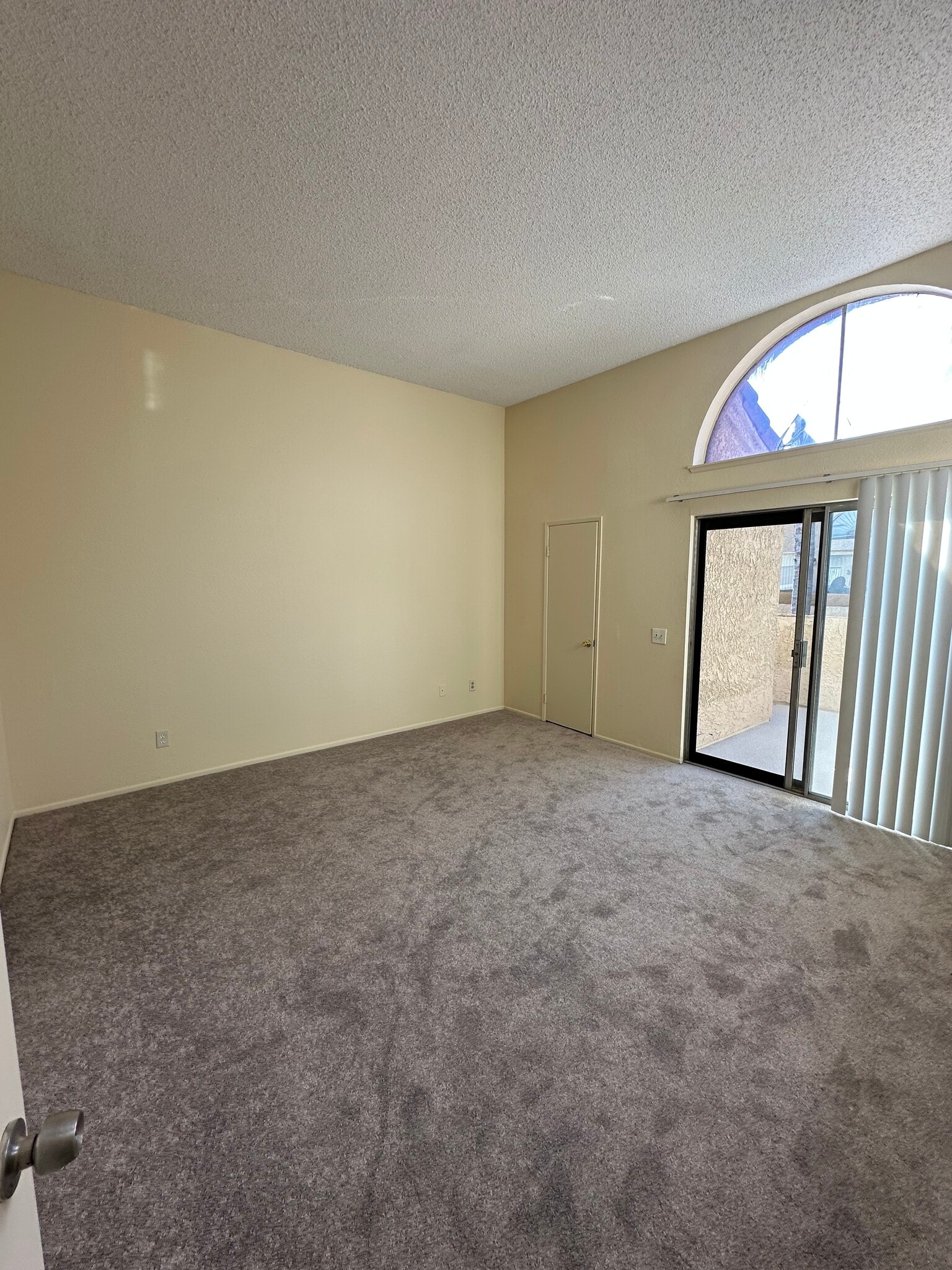 Building Photo - 2046 S Bon View Ave