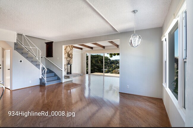 Building Photo - 934 Highline Rd
