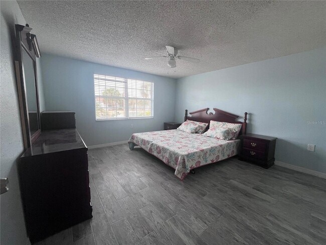 Building Photo - 13632 Stacey Dr