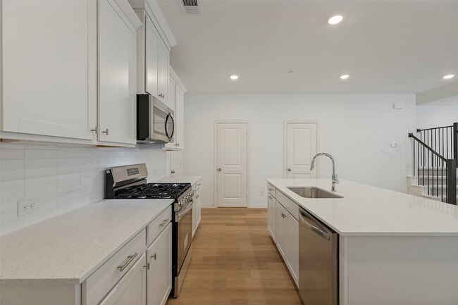 Building Photo - 4766 Lunker St