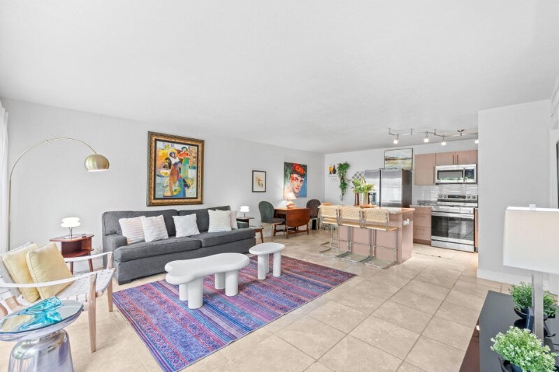 Building Photo - 3725 S Olive Ave