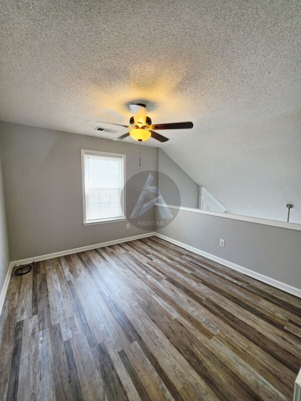 Building Photo - 1691 Woodsford Rd