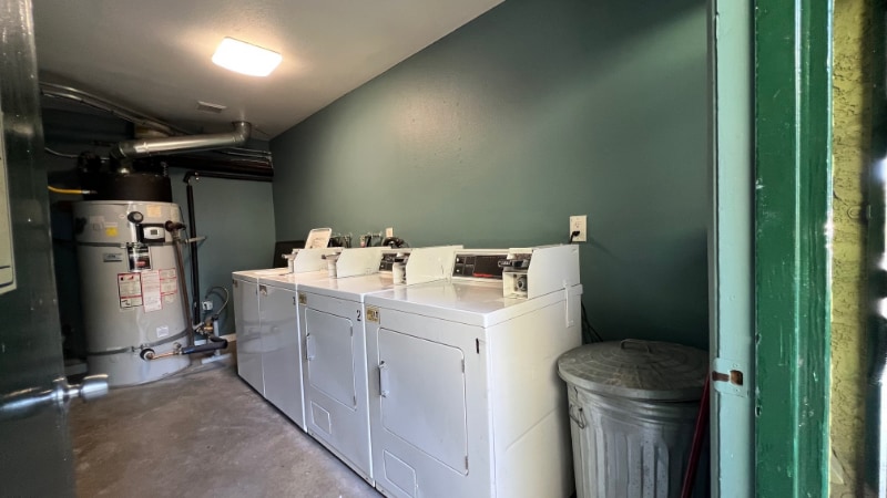 Building Photo - 7424 Radford Ave