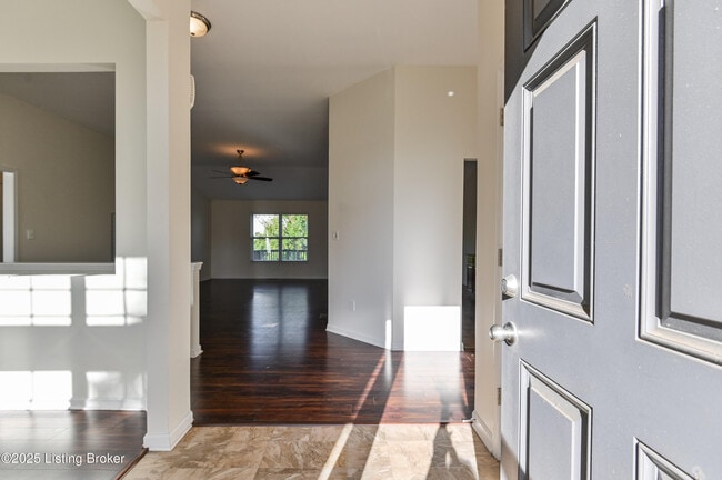 Building Photo - 220 Rockcrest Way