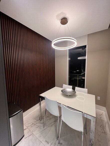 Building Photo - 21205 Yacht Club Dr