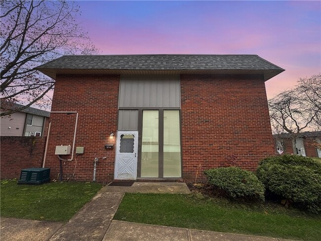 Building Photo - 314 College Park Dr