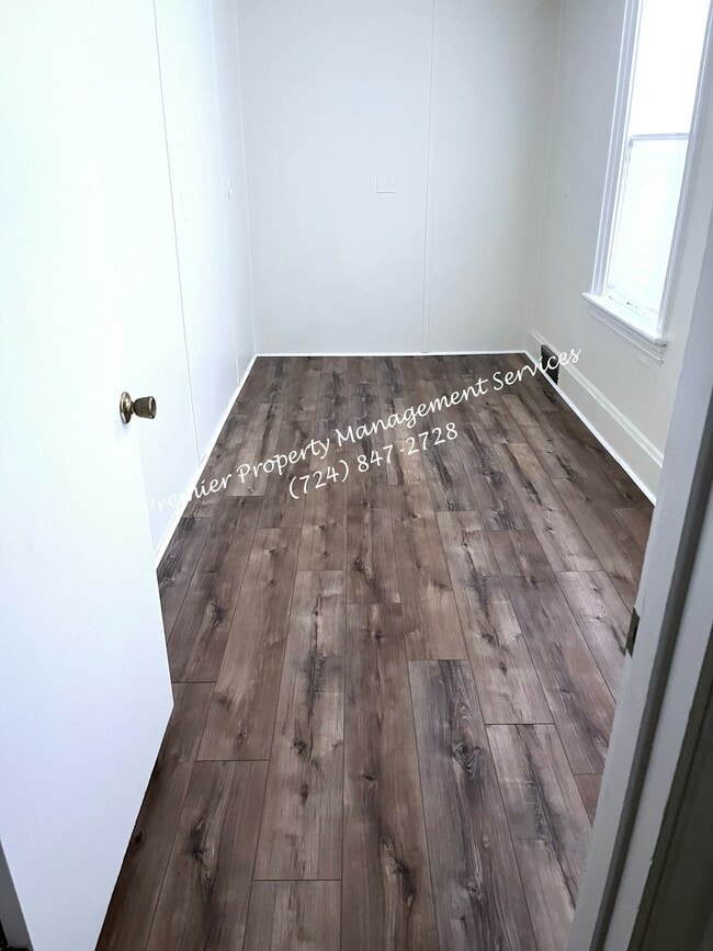 Building Photo - 600 8th St