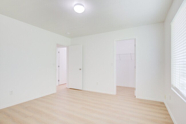 Building Photo - 1153 W 400 S