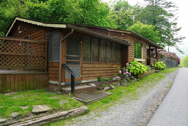 Building Photo - 72 Faulkner Rd