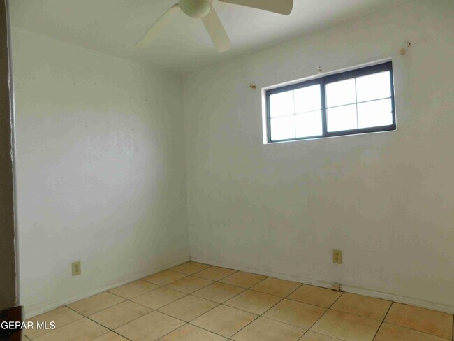 Building Photo - 7423 Mojave Dr